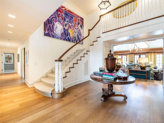 90 Elderfields Road, Manhasset, NY 11030