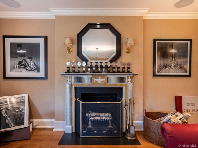 90 Elderfields Road, Manhasset, NY 11030
