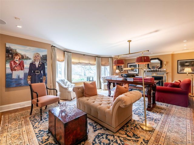 90 Elderfields Road, Manhasset, NY 11030