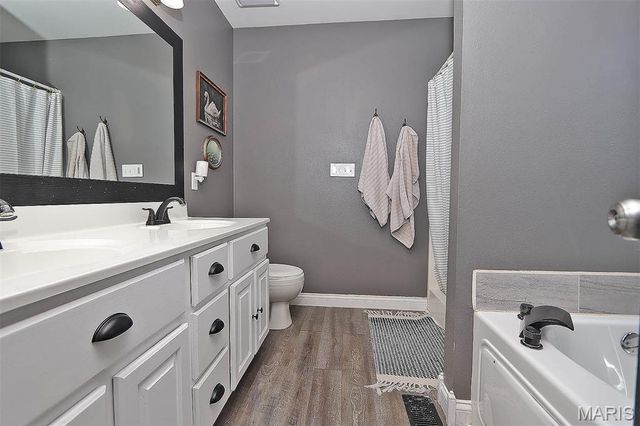 109 Sunset Court, Farmington, MO 63640