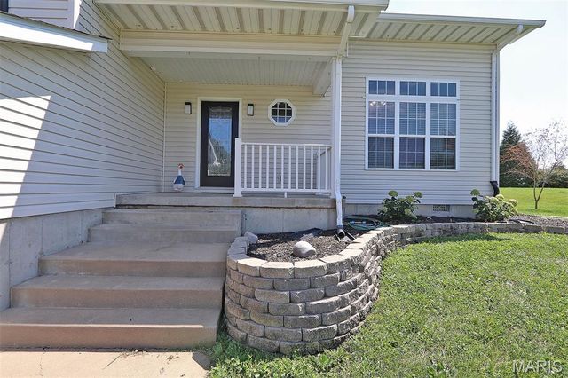 109 Sunset Court, Farmington, MO 63640