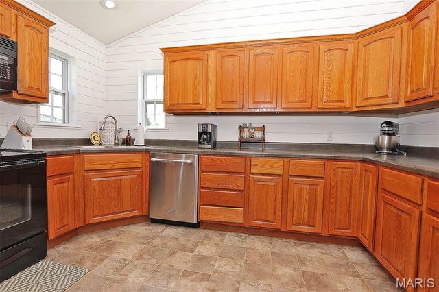 109 Sunset Court, Farmington, MO 63640