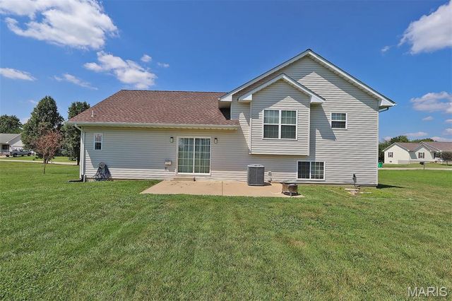 109 Sunset Court, Farmington, MO 63640