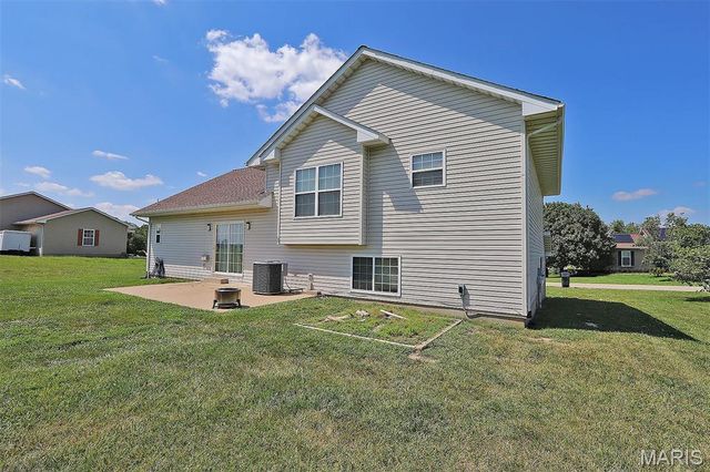 109 Sunset Court, Farmington, MO 63640