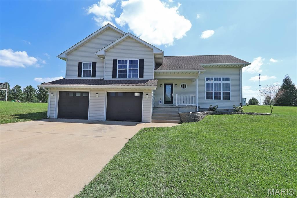 109 Sunset Court, Farmington, MO 63640