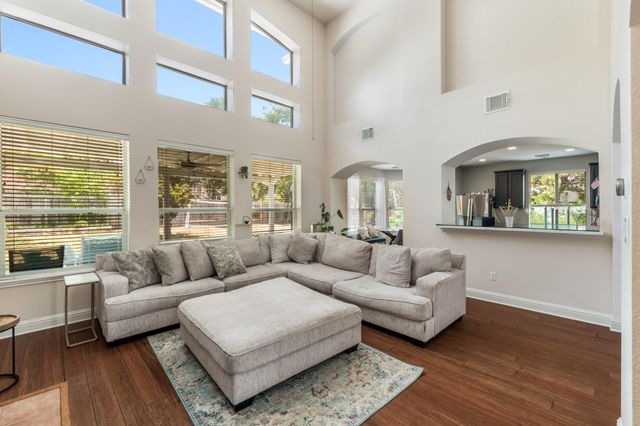 1107 Hollybrook CV, Cedar Park, TX 78613