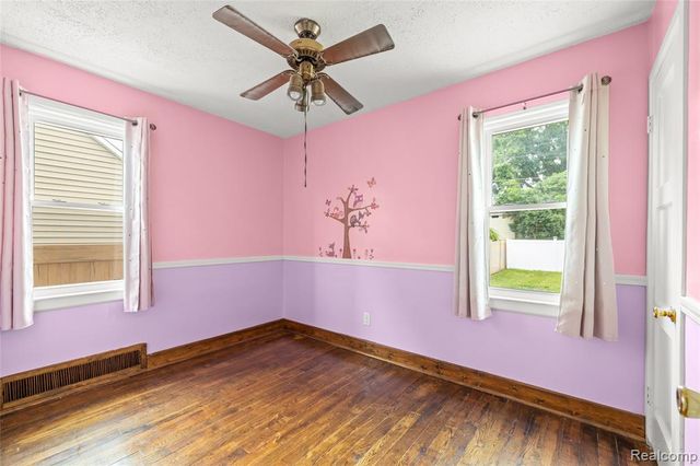 1946 Leblanc Street, Lincoln Park, MI 48146