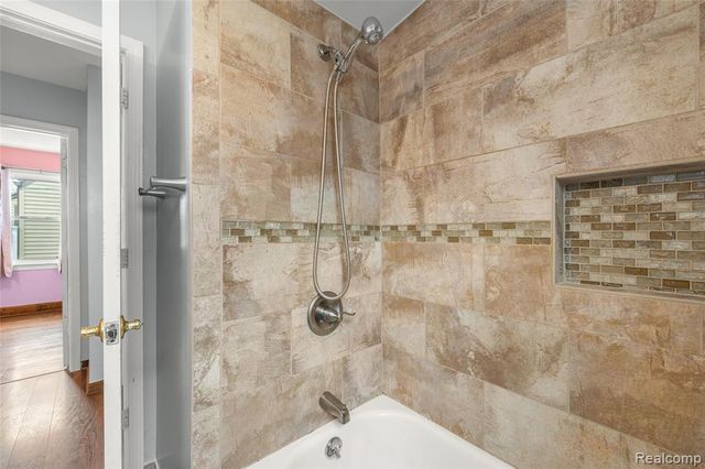 1946 Leblanc Street, Lincoln Park, MI 48146