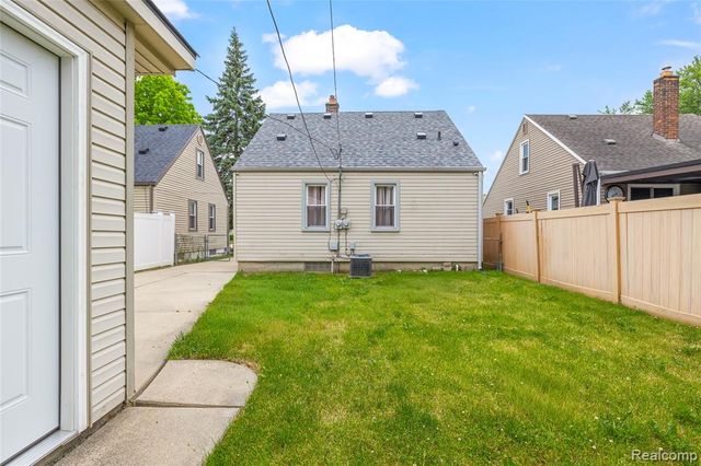 1946 Leblanc Street, Lincoln Park, MI 48146