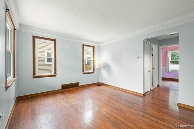 1946 Leblanc Street, Lincoln Park, MI 48146