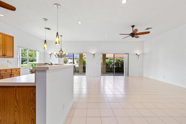 18951 Painted Leaf Court, Jupiter, FL 33458