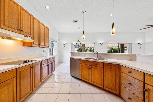 18951 Painted Leaf Court, Jupiter, FL 33458