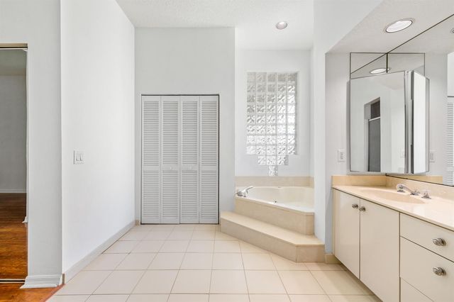 18951 Painted Leaf Court, Jupiter, FL 33458