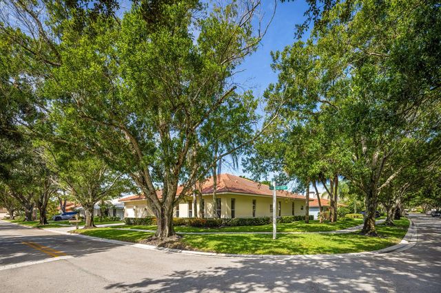18951 Painted Leaf Court, Jupiter, FL 33458