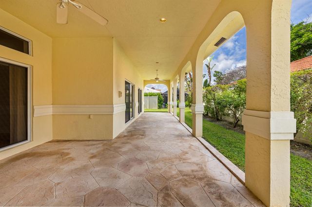 18951 Painted Leaf Court, Jupiter, FL 33458