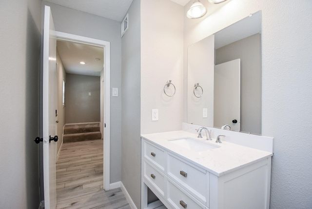 207 Granberry Street, Humble, TX 77338
