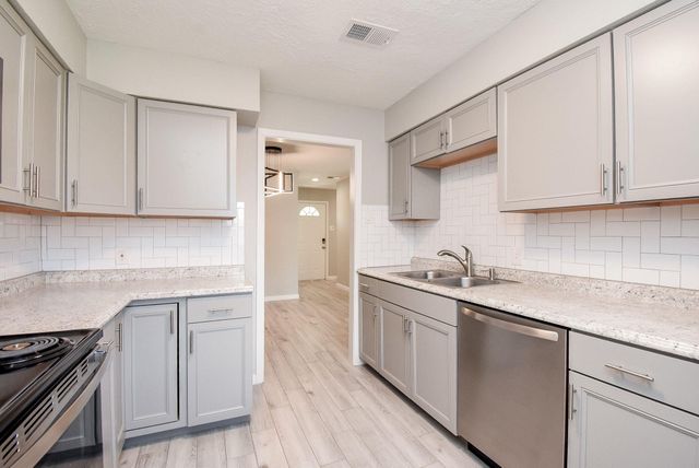 207 Granberry Street, Humble, TX 77338