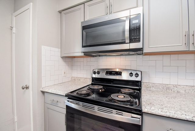 207 Granberry Street, Humble, TX 77338