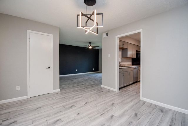 207 Granberry Street, Humble, TX 77338