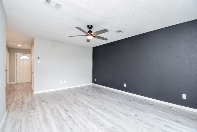 207 Granberry Street, Humble, TX 77338