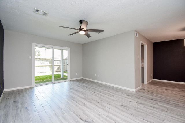 207 Granberry Street, Humble, TX 77338