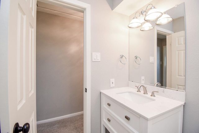 207 Granberry Street, Humble, TX 77338
