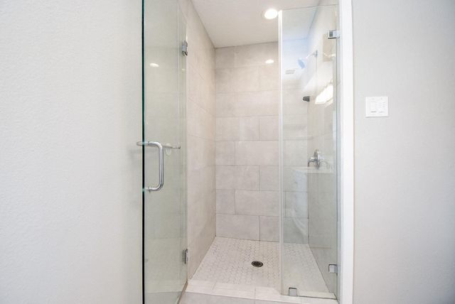 207 Granberry Street, Humble, TX 77338