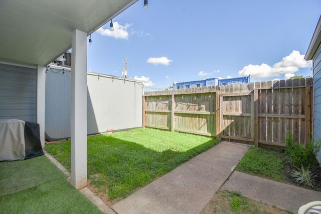 207 Granberry Street, Humble, TX 77338