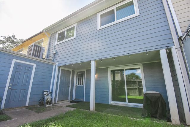 207 Granberry Street, Humble, TX 77338