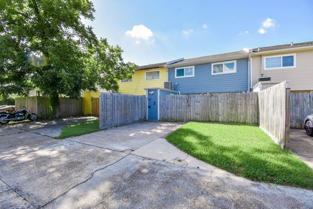 207 Granberry Street, Humble, TX 77338