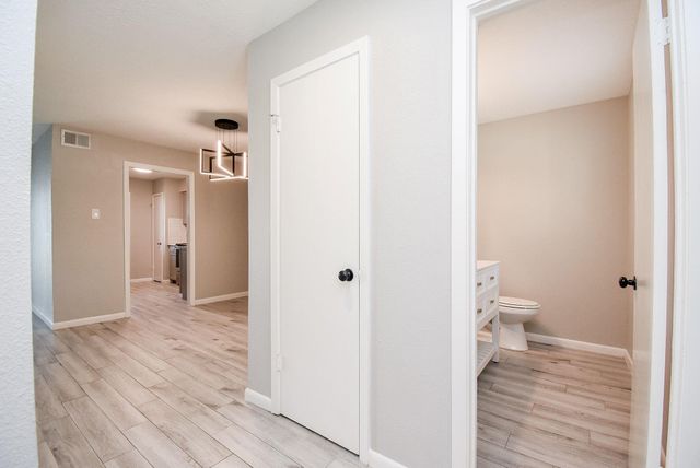 207 Granberry Street, Humble, TX 77338