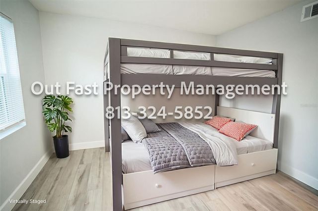 11312 N 52ND STREET B17, Tampa, FL 33617