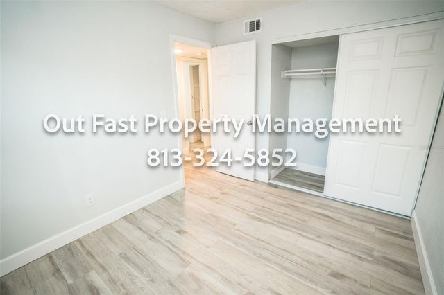 11312 N 52ND STREET B17, Tampa, FL 33617