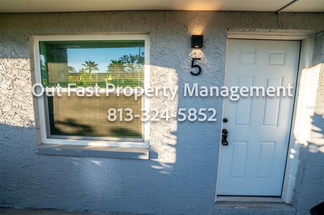 11312 N 52ND STREET B17, Tampa, FL 33617