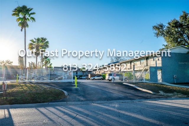 11312 N 52ND STREET B17, Tampa, FL 33617