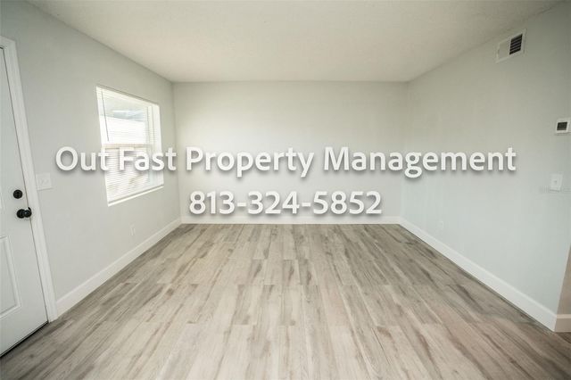 11312 N 52ND STREET B17, Tampa, FL 33617