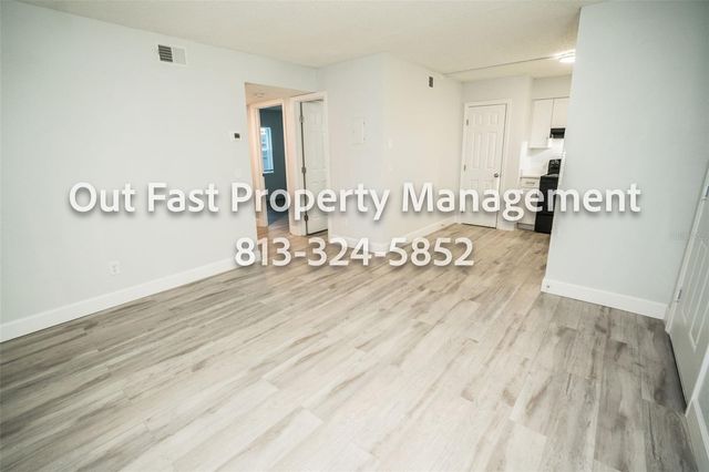 11312 N 52ND STREET B17, Tampa, FL 33617