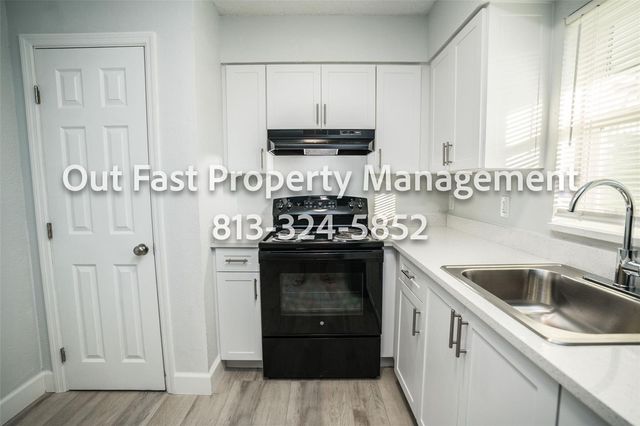 11312 N 52ND STREET B17, Tampa, FL 33617