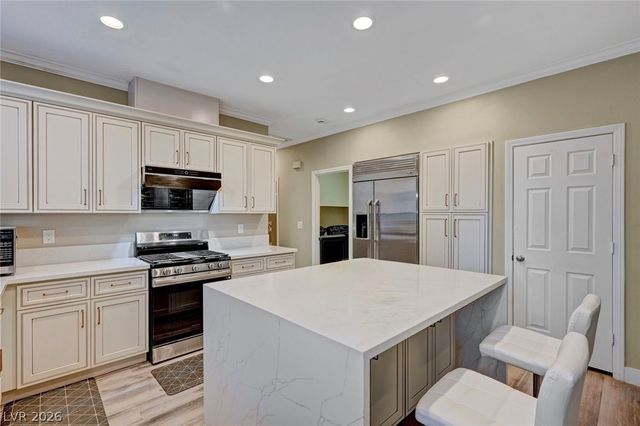 7223 Hollywood Park Avenue, Las Vegas, NV 89129