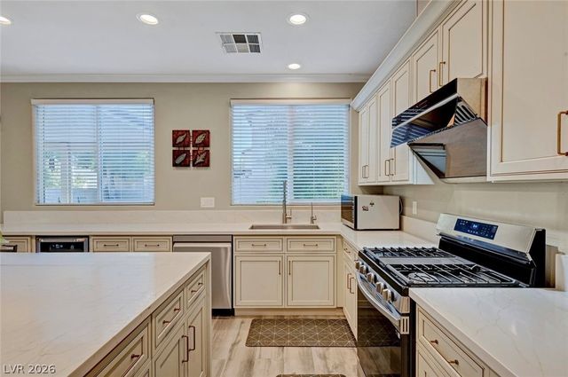 7223 Hollywood Park Avenue, Las Vegas, NV 89129