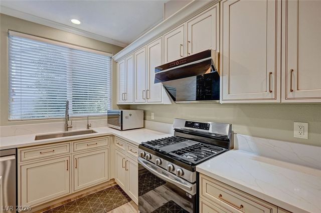 7223 Hollywood Park Avenue, Las Vegas, NV 89129