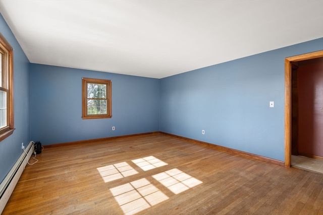 89 Center Rd, Dudley, MA 01571