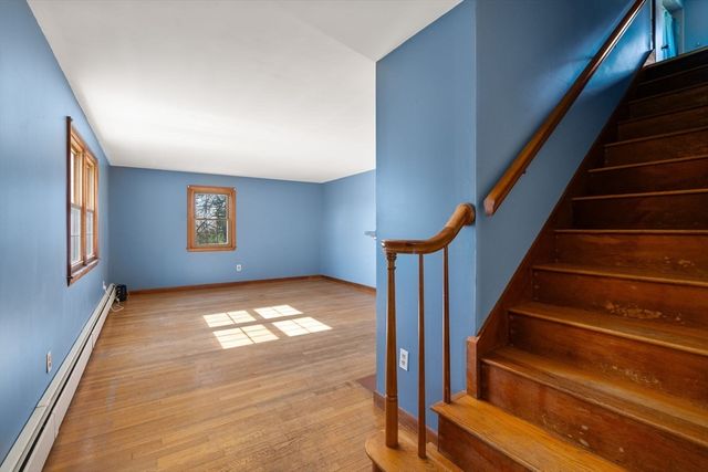 89 Center Rd, Dudley, MA 01571