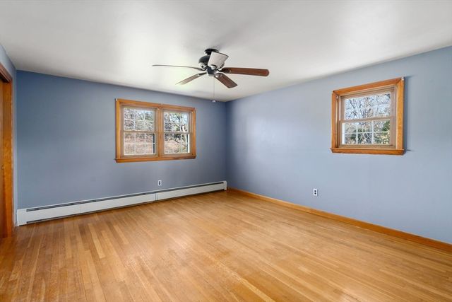 89 Center Rd, Dudley, MA 01571