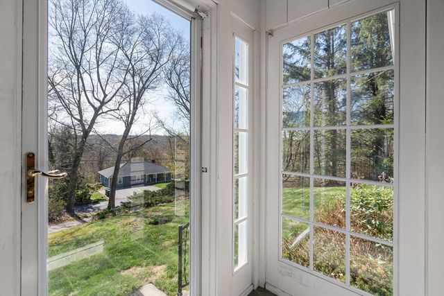 89 Center Rd, Dudley, MA 01571