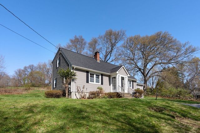 89 Center Rd, Dudley, MA 01571