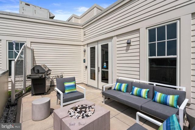 6803 CAMERON DR NW #105, Washington, DC 20012