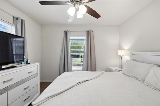 1827 48TH STREET S, St Petersburg, FL 33711