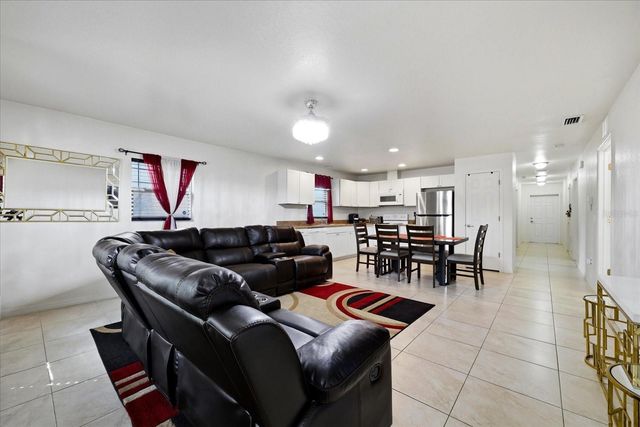 1827 48TH STREET S, St Petersburg, FL 33711