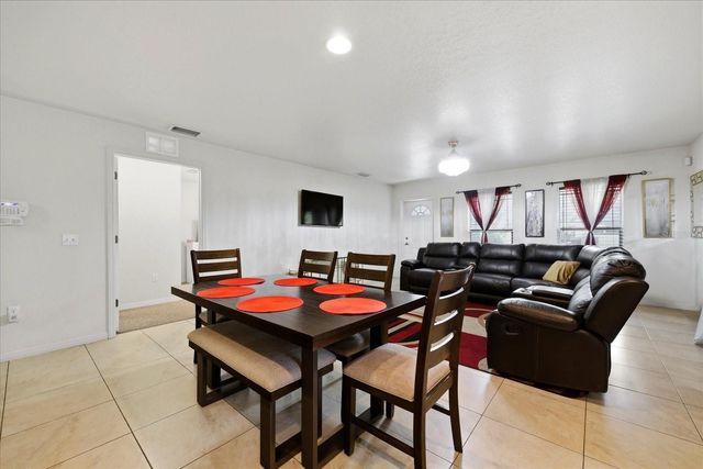 1827 48TH STREET S, St Petersburg, FL 33711